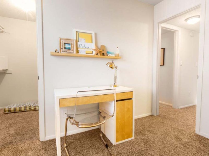 This image shows the premium feature that offers a working station for both leisure and a busy time.